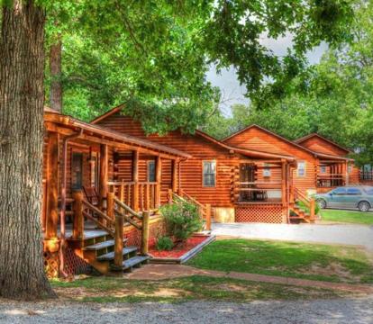 Escape to Romance: Unwind at Our Handpicked Selection of Romantic Hotels in Horseshoe Bend (Arkansas)