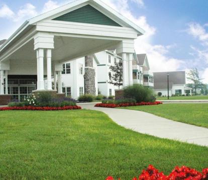 Escape to Romance: Unwind at Our Handpicked Selection of Romantic Hotels in Middlebury (Indiana)