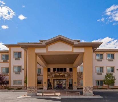 Escape to Romance: Unwind at Our Handpicked Selection of Romantic Hotels in Kemmerer (Wyoming)