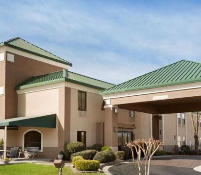 Best hotels with Hot Tub in room in Spring Lake (North Carolina)