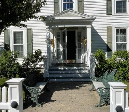 Best Adults-Only hotels in Wolfeboro (New Hampshire)