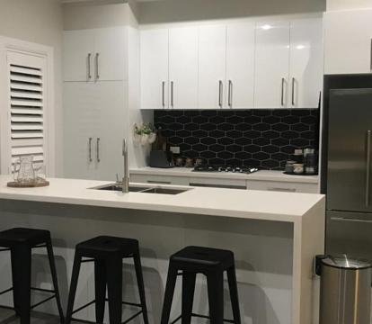 Photo of Luxury 2br home with King, 5 star private & close