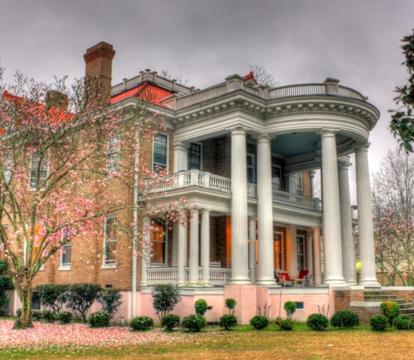 Escape to Romance: Unwind at Our Handpicked Selection of Romantic Hotels in Sumter (South Carolina)