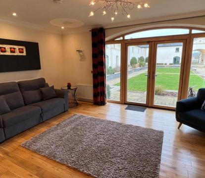 Photo of 24 Castle Hume Court Holiday House