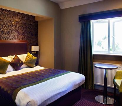 SpaHotels in Huddersfield (West Yorkshire)