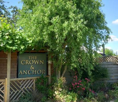 Photo of Crown Cabin Wiltshire near Longleat and Bath
