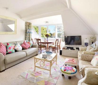 Photo of Rainbow 4BR Apartment & Spa sleeps up to 12