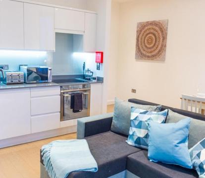 Photo of Absolute Stays on Grosvenor - Close to London - Near Luton Airport - St Albans Abbey Train Station - St Albans Cathedral - Harry Potter World - Free WiFi - Contractors - Corporate