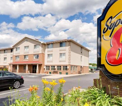 Best hotels with Hot Tub in room in Uniontown (Ohio)