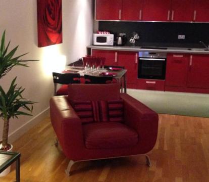 Photo of Stunning Spacious City Apartment with free parking