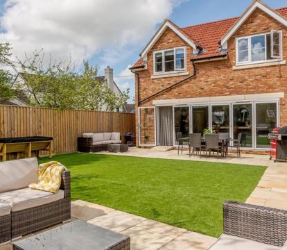 Photo of Angel Lodge Upton Scudamore