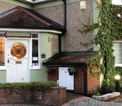 Photo of April Lodge