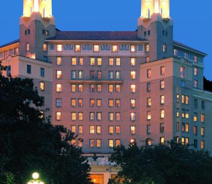 Photo of Arlington Resort Hotel & Spa