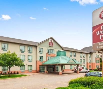 Photo of Best Western Plus Travel Hotel Toronto Airport
