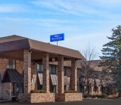 Best hotels with Spa and Wellness Center in Midland (Michigan)