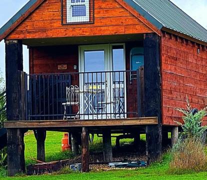 Photo of Be Glamping luxury cabin