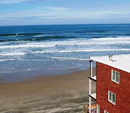 Photo of Beachfront Manor Hotel
