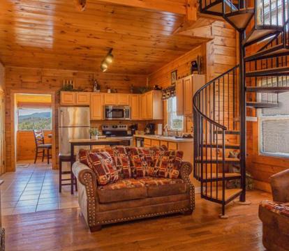 Photo of Bear Claw · Bear Claw Retreat in Pigeon Forge!