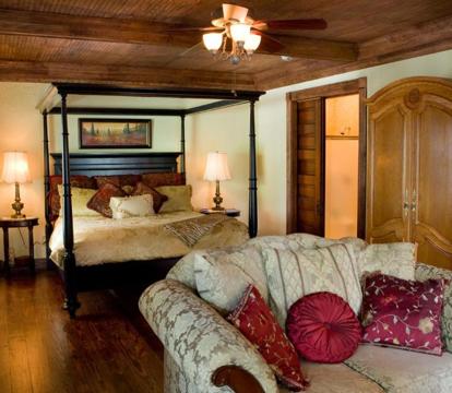 Escape to Romance: Unwind at Our Handpicked Selection of Romantic Hotels in Waco (Texas)