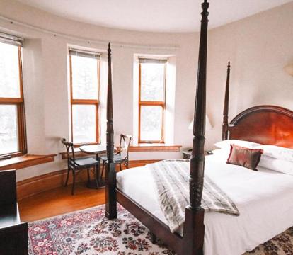 Photo of Bellas Castle Bed and Breakfast