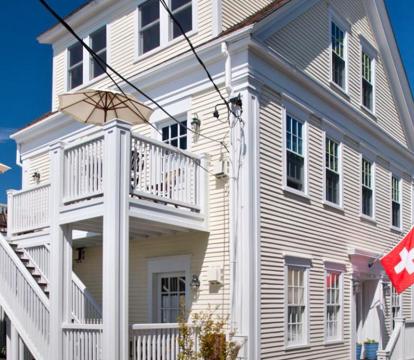 Photo of Benchmark Inn