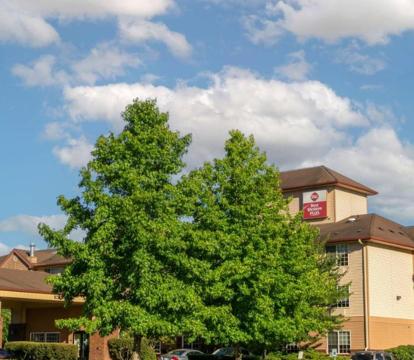 Photo of Best Western Plus Park Place Inn & Suites