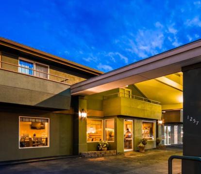 Photo of RiverTree Inn & Suites