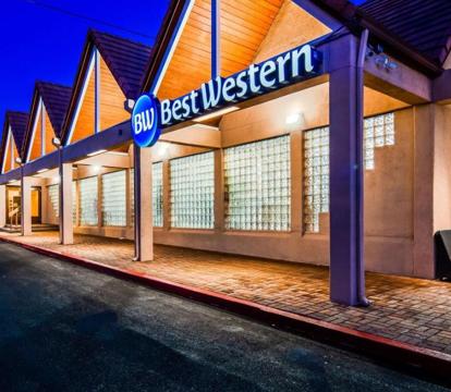 Photo of Best Western Town and Country Inn
