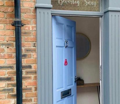 Photo of Beverley Snug