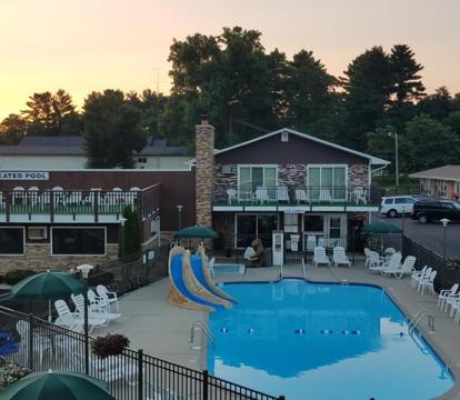 Photo of Black Hawk Motel & Suites