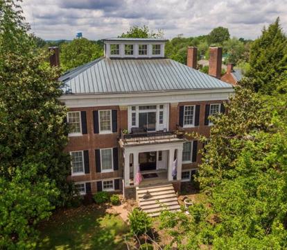 Escape to Romance: Unwind at Our Handpicked Selection of Romantic Hotels in Bardstown (Kentucky)