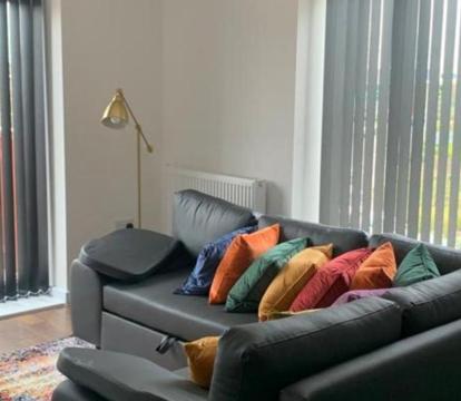 Photo of Lakeside 2 BED LUXURY APARTMENT No PARTIES No EVENTS