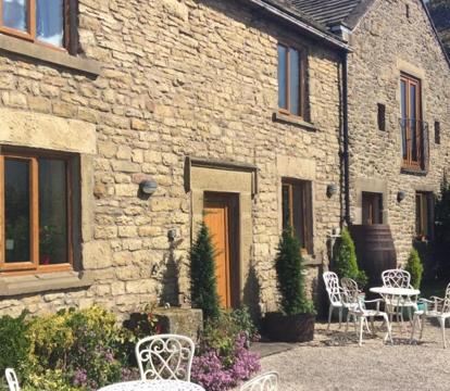The most romantic hotels and getaways in Eyam (Derbyshire)