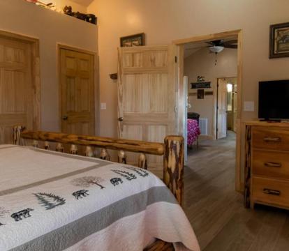 Photo of Calhoun House Inn & Suites