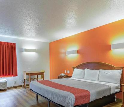 Photo of Magnuson Hotel Camelot