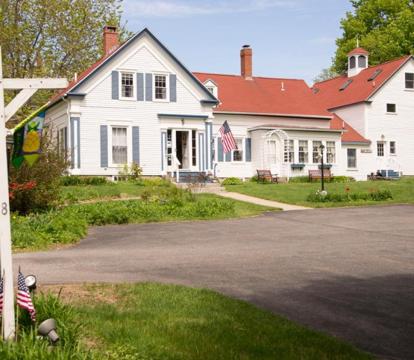 Photo of Candlebay Inn