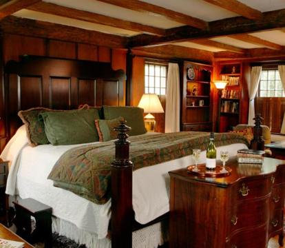 Photo of Captain's House Inn