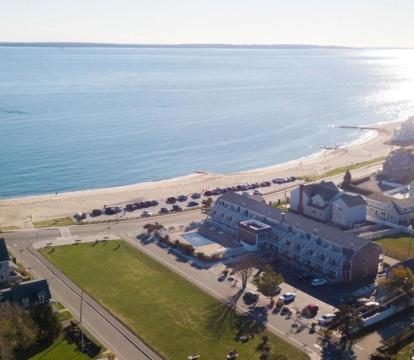 Photo of InnSeason Resorts Captain's Quarters