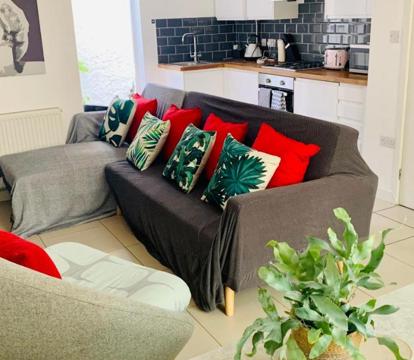 Photo of CENTRAL LOCATION Modern North Lanes Holiday Cottage with a Private Patio