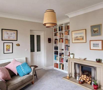 Photo of Quiet residential road, short walk to hospital