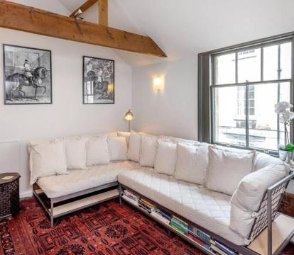 Photo of Coachman Cottage, Mews living in Central Bath