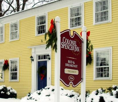 Escape to Romance: Unwind at Our Handpicked Selection of Romantic Hotels in Campton (New Hampshire)