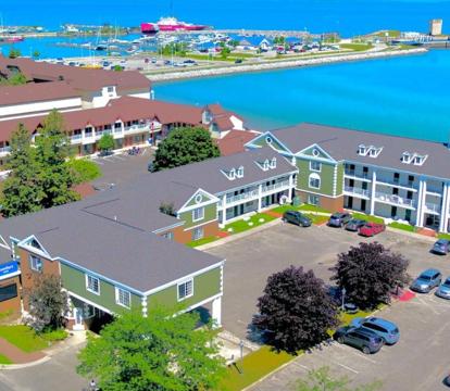 Photo of Comfort Inn Lakeside - Mackinaw City