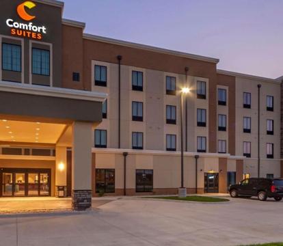 Escape to Romance: Unwind at Our Handpicked Selection of Romantic Hotels in Grand Island (Nebraska)