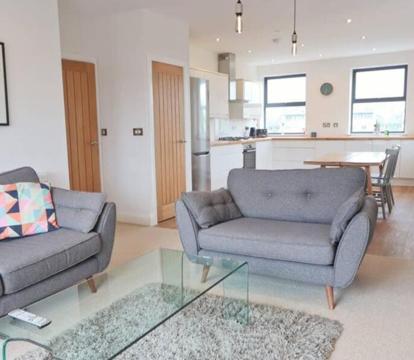 Photo of Contemporary 2 Bedroom Apartment with Parking