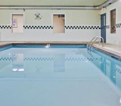 Photo of Country Inn & Suites by Radisson, Hot Springs, AR