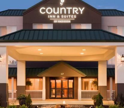 Photo of Country Inn & Suites by Radisson, Council Bluffs, IA