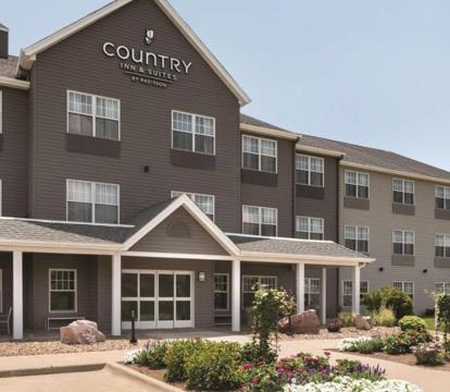 Photo of Country Inn & Suites by Radisson, Pella, IA
