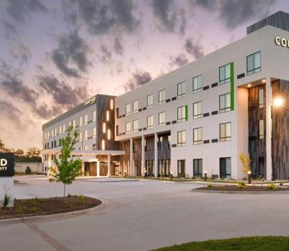 Photo of Courtyard Ames