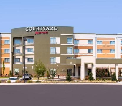 Photo of Courtyard by Marriott Hot Springs